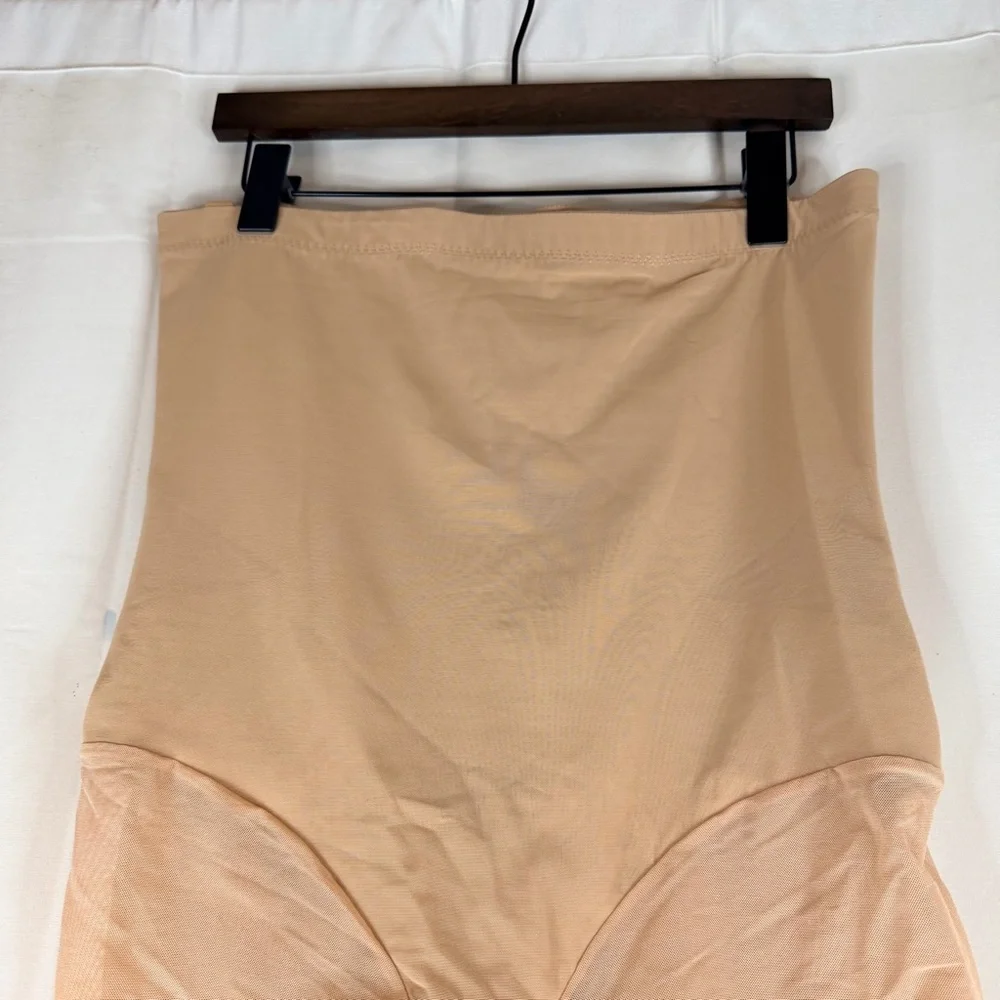 HONEYLOVE Women’s Size 2X Shaper Boning Structure Sculpt Mesh Mid-Waist Short